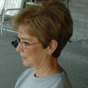 Meet your Posher, Elaine